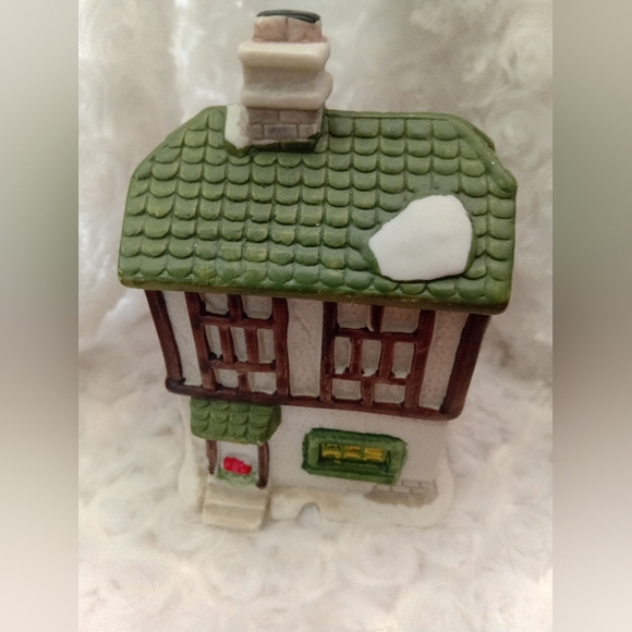 Charming Holiday Village House with Green Roof - Picture 2 of 4